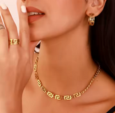 Élégance Mythique – Parure Greca Dorée en Acier Inoxydable Waterproof