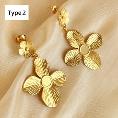 "Trace Florale – Lignes de Grâce et d'Acier"