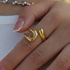 "L’Intemporelle – Bague Rétro Creuse au Charme Audacieux"