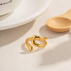 "L’Intemporelle – Bague Rétro Creuse au Charme Audacieux"