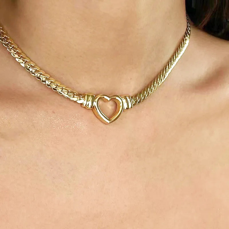"Signes Liés – Duo Amour à Fleur de Peau"